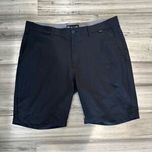 Travis Mathew Shorts Mens Size 38 Black 10" Inseam Golf Casual Flat Front Chino